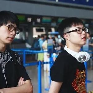 棋牌高阶：解析“象棋弃车换攻”中的风险折算。（棋艺高阶：剖析象棋“弃车换攻”战术的风险评估）