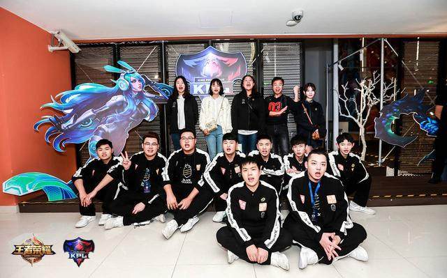 传闻： FUT Esports 可能签下前 NaVi Junior 阵容与 Misutaaa 。